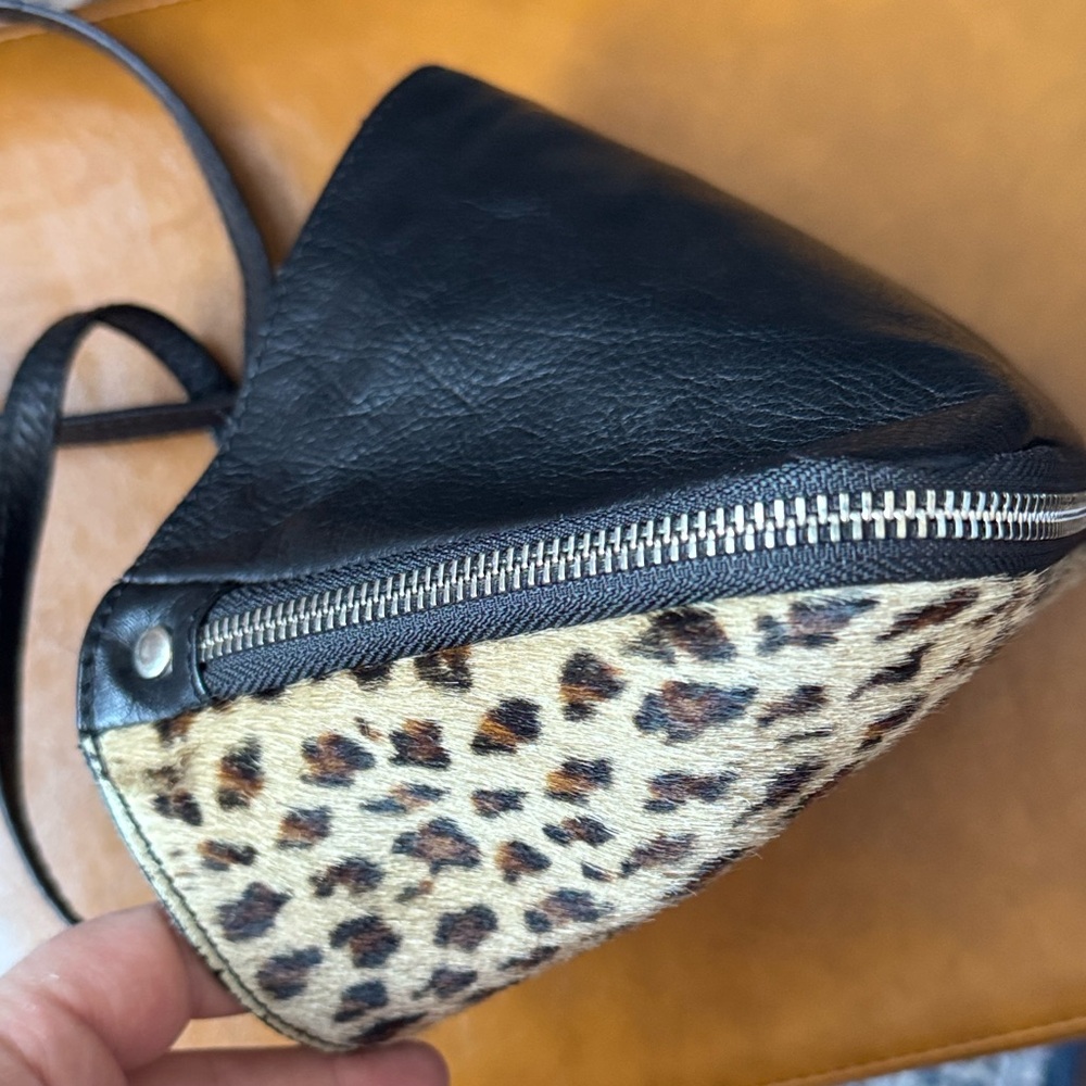 Y2K Neiman Marcus Leopard Print Crossbody Bag (Genuine Leather&Calf Hair) - Picture 4 of 5